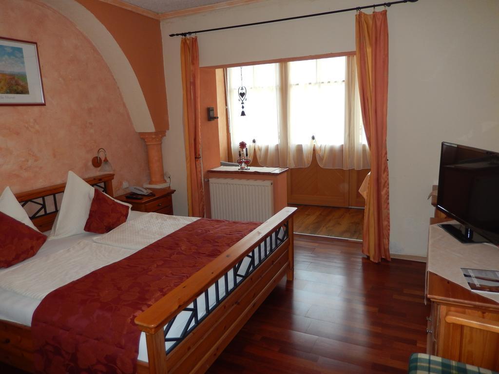 Landhotel Mariensaeule Wernstein am Inn Экстерьер фото