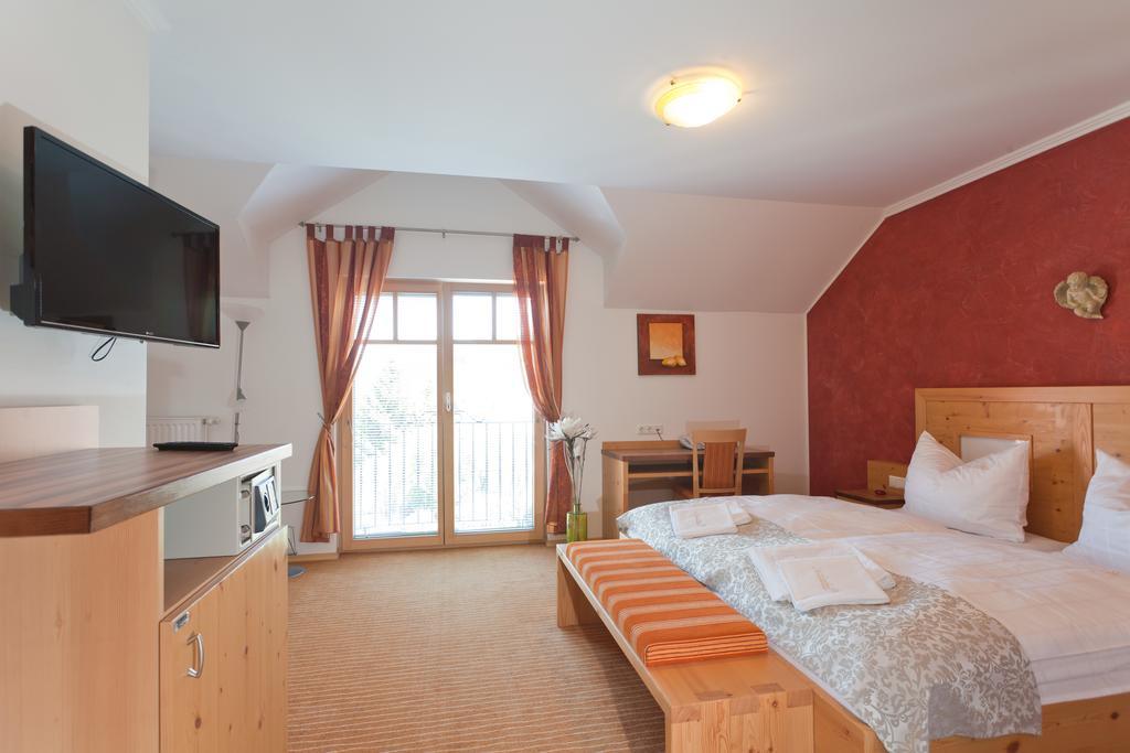 Landhotel Mariensaeule Wernstein am Inn Экстерьер фото
